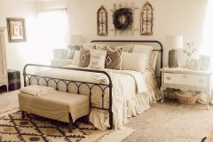 1586559640_Farmhouse-Bedroom-Ideas