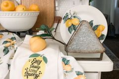 1594484909_Farmhouse-Kitchen-Ideas