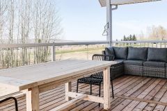 1589552922_Farmhouse-Table-Decor-Ideas