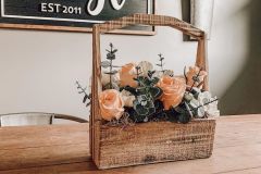 1594135921_Farmhouse-Table-Decor-Ideas